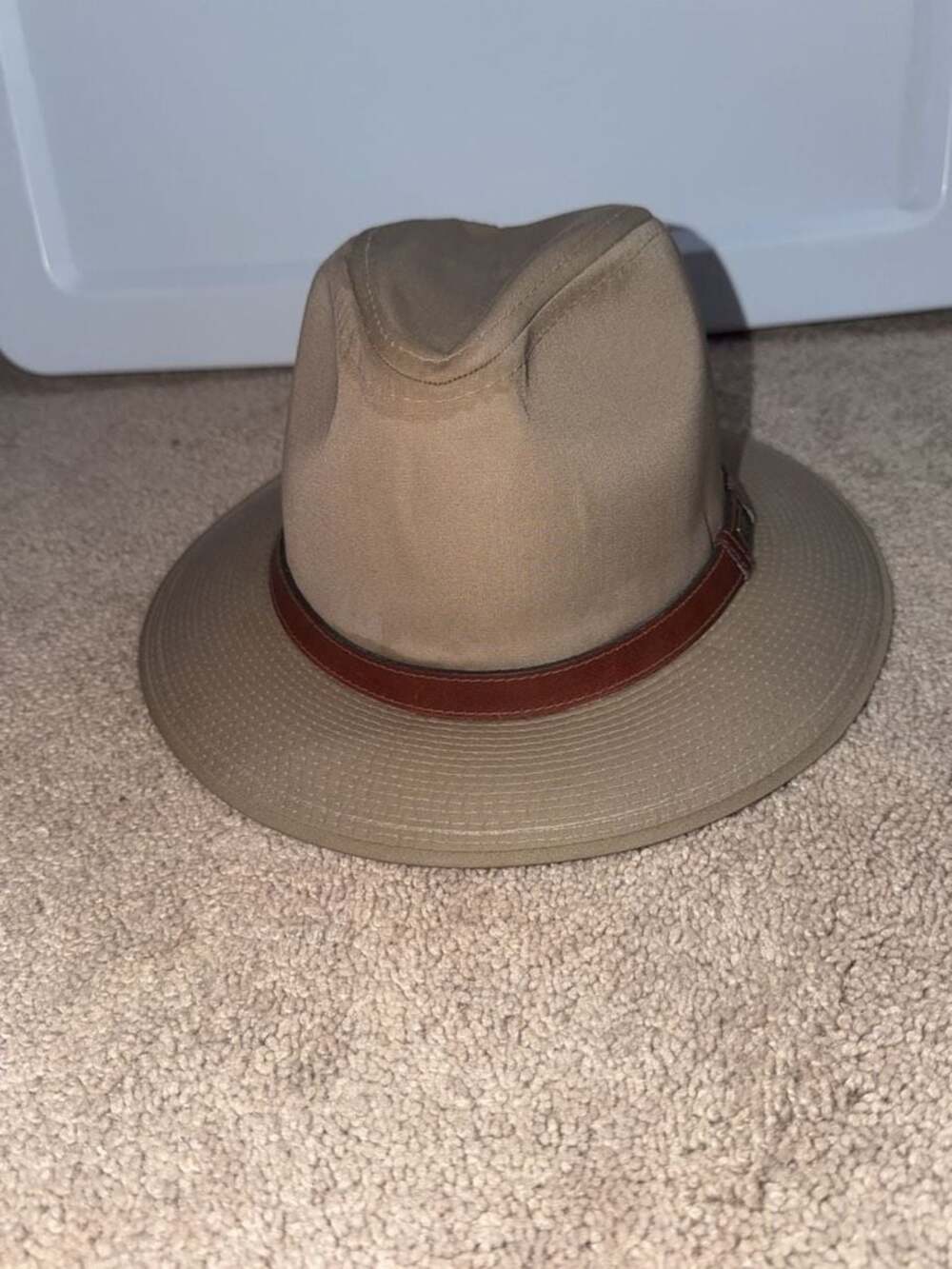 London Fog Fedora Hat Tan with Leather Band Size Medium 7-7 1/8